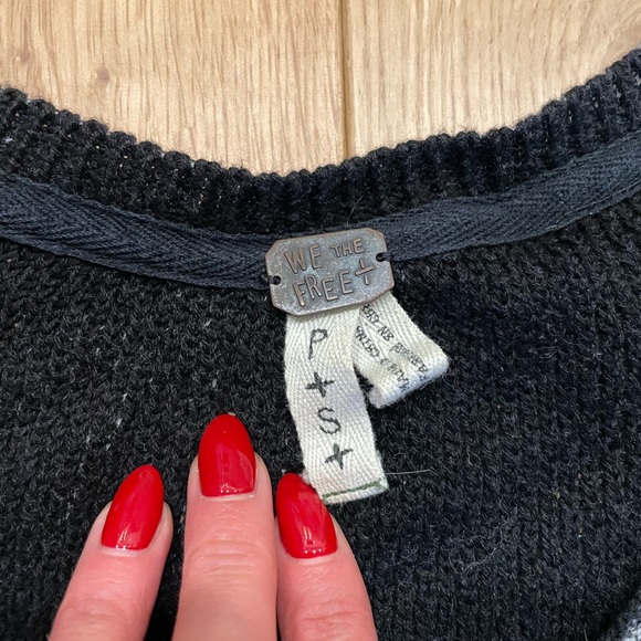 Black and white sweater - Picture 2 of 5